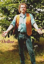 Ich bin ein recht legärer Typ der trotzdem sehr viel Wert auf Ehrlichkeit, Zuverläßigkeit und Treue legt. Zu meinen liebsten Hobbies gehört die Musik allgemein, besonders meine Gitarre und die Karibik. 