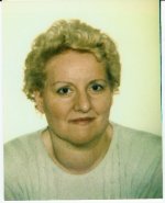 Ich bin verwitwet und habe eine 15-jährige Tochter.<BR>Ich bin 168cm groß und habe eine normale frauliche Figur.<BR>Ich habe blonde Haare und blau-graue Augen.<BR>Meine Hobbies<BR>sind:Natur,Kultur,Politik,Literatur,Fremdsprachen,Reisen.<BR>Er sollte wie ich zuverlässig,ehrlich und bodenständig sein und<BR>wissen,worauf es im Leben ankommt.<BR>Mit Arroganz,Unehrlichkeit,Egoismus und Süchten kann ich nichts anfangen.<BR>