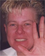 was im leben spass macht bin 45 jahre fühle mich aber  manchmal wie 18 und teilweise wie 80 habe kurze blonde haare etwas maskulin und wiege zuviel na so zuviel auch nicht,mein vorsatz für 2004 sport,egal welcher art. meldet euch wenn ihr lust habt wenn möglich aus berlin bis bald veronika 