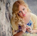 Liebenswerter  humorvoller  Mann  gesucht..<br />sitzt Du Abends auch gerne vor dem Feuer, <br />erzählst mir Geschichten, lachst mit mir...? <br />Kannst Du ein Zuhause ebenso schätzen wie unterwegs zu sein? <br />Liebst Du es zu kochen, was auszuprobieren, <br />zu verwöhnen und verwöhnt zu werden? <br />Lachst Du gerne über Dich selbst? <br />Hast Humor ohne zu verletzen? <br />Berührst gerne und wirst gern berührt? <br />Magst Du mit mir im Schnee liegen und nachts die Sterne anschauen?